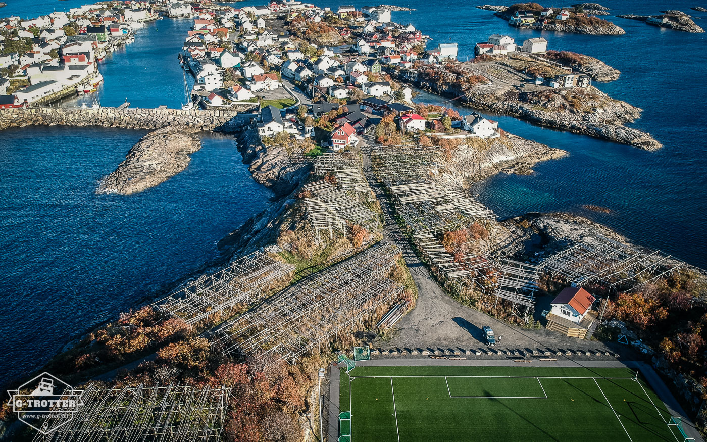 View towards the village Henningsvær.